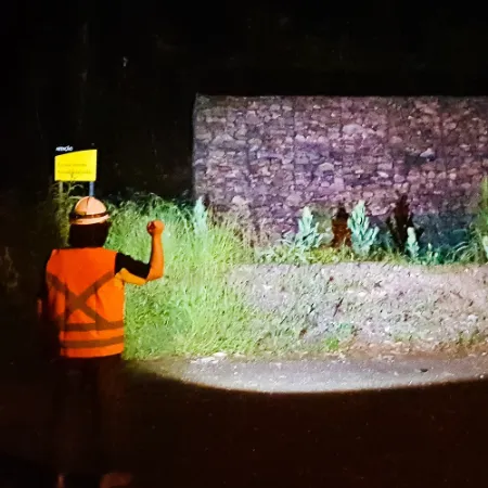 Imagem de Lanterna tática potente (1100 Lumens)