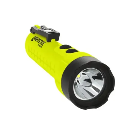 Imagem de A Nightstick XPR-5522GMX é uma lanterna de alto desempenho segura para uso em ambientes perigosos, combinando potência, versatilidade e durabilidade.